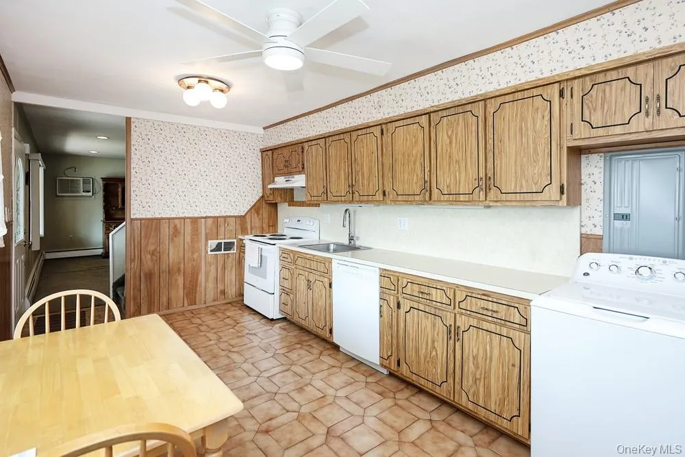 69 Corncrib Lane, Hempstead, NY, 3 Bedrooms Bedrooms, 6 Rooms Rooms,1 BathroomBathrooms,Residential,For Rent,Corncrib,0,1017802 69 Corncrib Lane, Hempstead, NY, 3 Bedrooms Bedrooms, 6 Rooms Rooms,1 BathroomBathrooms,Residential,For Rent,Corncrib,0,1017802