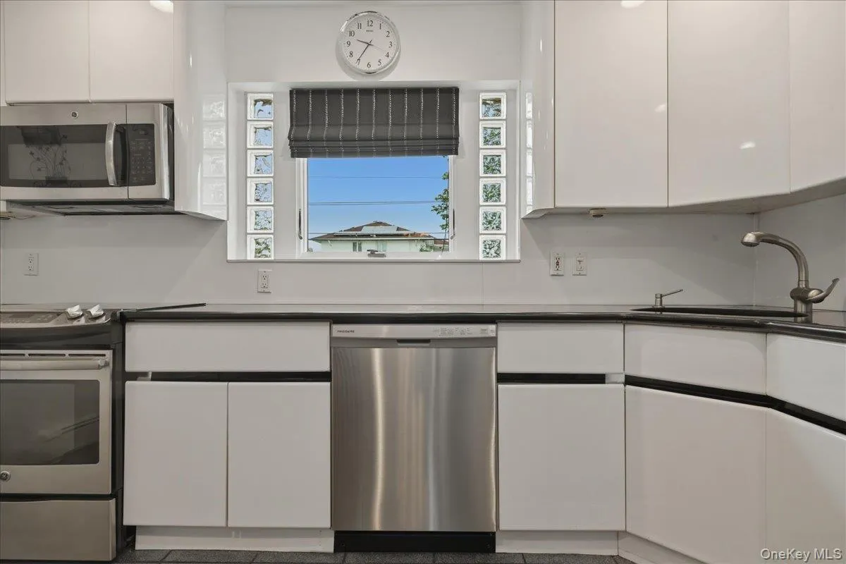 2461 Riviera Lane, Hempstead, NY, 4 Bedrooms Bedrooms, 8 Rooms Rooms,2 BathroomsBathrooms,Residential,For Rent,Riviera,0,1017807 2461 Riviera Lane, Hempstead, NY, 4 Bedrooms Bedrooms, 8 Rooms Rooms,2 BathroomsBathrooms,Residential,For Rent,Riviera,0,1017807