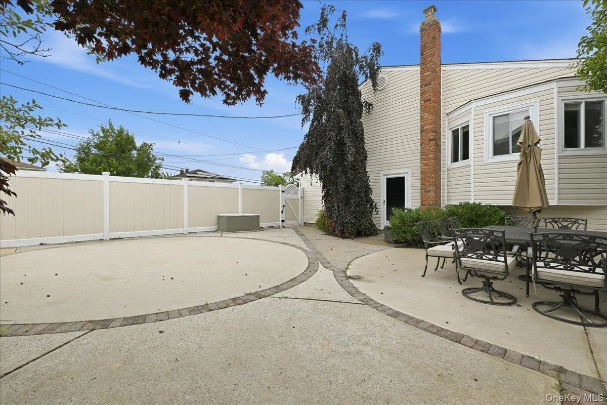 2461 Riviera Lane, Hempstead, NY, 4 Bedrooms Bedrooms, 8 Rooms Rooms,2 BathroomsBathrooms,Residential,For Rent,Riviera,0,1017807 2461 Riviera Lane, Hempstead, NY, 4 Bedrooms Bedrooms, 8 Rooms Rooms,2 BathroomsBathrooms,Residential,For Rent,Riviera,0,1017807
