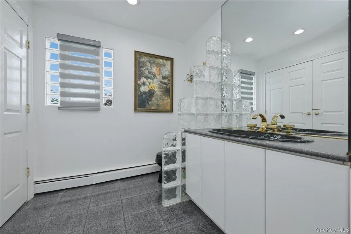 2461 Riviera Lane, Hempstead, NY, 4 Bedrooms Bedrooms, 8 Rooms Rooms,2 BathroomsBathrooms,Residential,For Rent,Riviera,0,1017807 2461 Riviera Lane, Hempstead, NY, 4 Bedrooms Bedrooms, 8 Rooms Rooms,2 BathroomsBathrooms,Residential,For Rent,Riviera,0,1017807