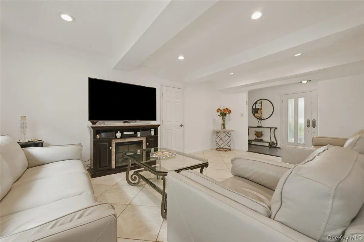 2461 Riviera Lane, Hempstead, NY, 4 Bedrooms Bedrooms, 8 Rooms Rooms,2 BathroomsBathrooms,Residential,For Rent,Riviera,0,1017807 2461 Riviera Lane, Hempstead, NY, 4 Bedrooms Bedrooms, 8 Rooms Rooms,2 BathroomsBathrooms,Residential,For Rent,Riviera,0,1017807