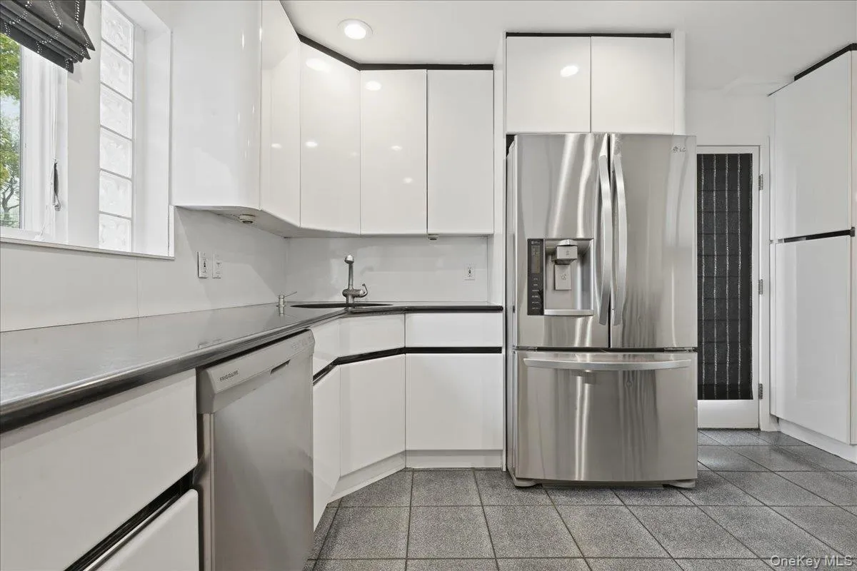 2461 Riviera Lane, Hempstead, NY, 4 Bedrooms Bedrooms, 8 Rooms Rooms,2 BathroomsBathrooms,Residential,For Rent,Riviera,0,1017807 2461 Riviera Lane, Hempstead, NY, 4 Bedrooms Bedrooms, 8 Rooms Rooms,2 BathroomsBathrooms,Residential,For Rent,Riviera,0,1017807