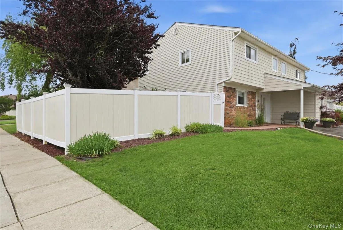 2461 Riviera Lane, Hempstead, NY, 4 Bedrooms Bedrooms, 8 Rooms Rooms,2 BathroomsBathrooms,Residential,For Rent,Riviera,0,1017807 2461 Riviera Lane, Hempstead, NY, 4 Bedrooms Bedrooms, 8 Rooms Rooms,2 BathroomsBathrooms,Residential,For Rent,Riviera,0,1017807