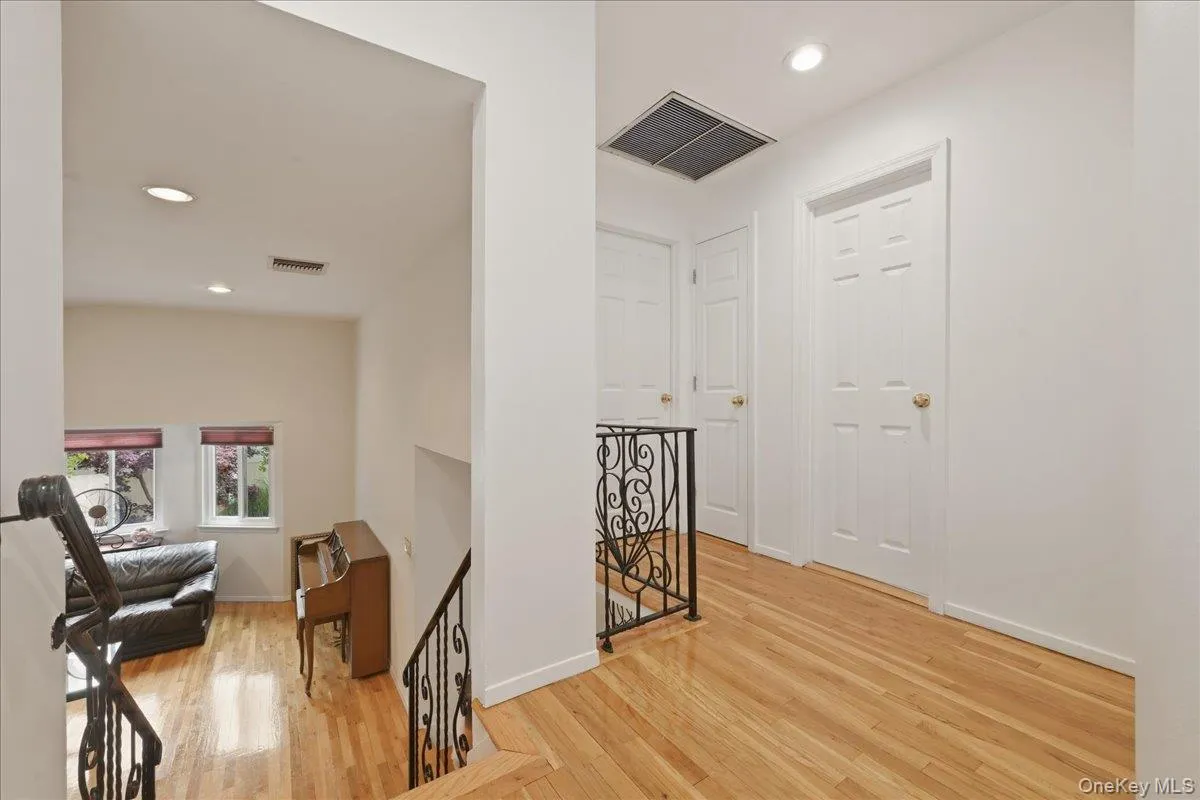 2461 Riviera Lane, Hempstead, NY, 4 Bedrooms Bedrooms, 8 Rooms Rooms,2 BathroomsBathrooms,Residential,For Rent,Riviera,0,1017807 2461 Riviera Lane, Hempstead, NY, 4 Bedrooms Bedrooms, 8 Rooms Rooms,2 BathroomsBathrooms,Residential,For Rent,Riviera,0,1017807