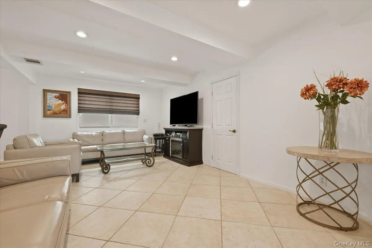 2461 Riviera Lane, Hempstead, NY, 4 Bedrooms Bedrooms, 8 Rooms Rooms,2 BathroomsBathrooms,Residential,For Rent,Riviera,0,1017807 2461 Riviera Lane, Hempstead, NY, 4 Bedrooms Bedrooms, 8 Rooms Rooms,2 BathroomsBathrooms,Residential,For Rent,Riviera,0,1017807