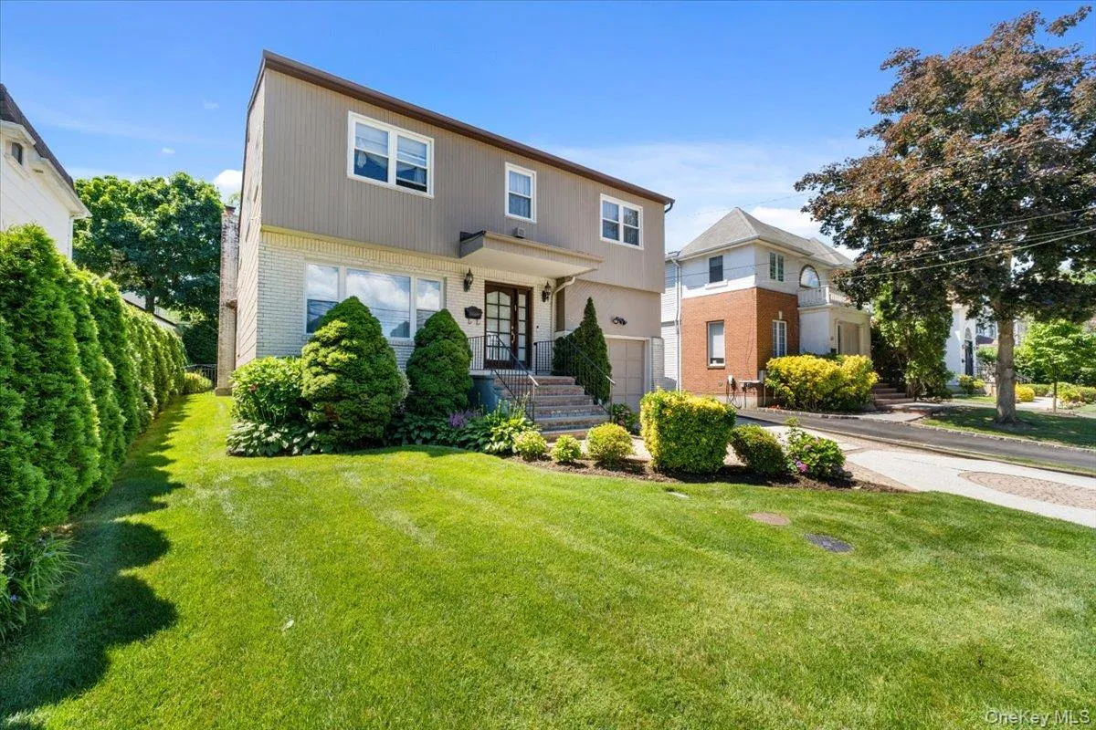 42 North Road, North Hempstead, NY, 4 Bedrooms Bedrooms, 8 Rooms Rooms,2 BathroomsBathrooms,Residential,For Rent,North,0,1017811 42 North Road, North Hempstead, NY, 4 Bedrooms Bedrooms, 8 Rooms Rooms,2 BathroomsBathrooms,Residential,For Rent,North,0,1017811
