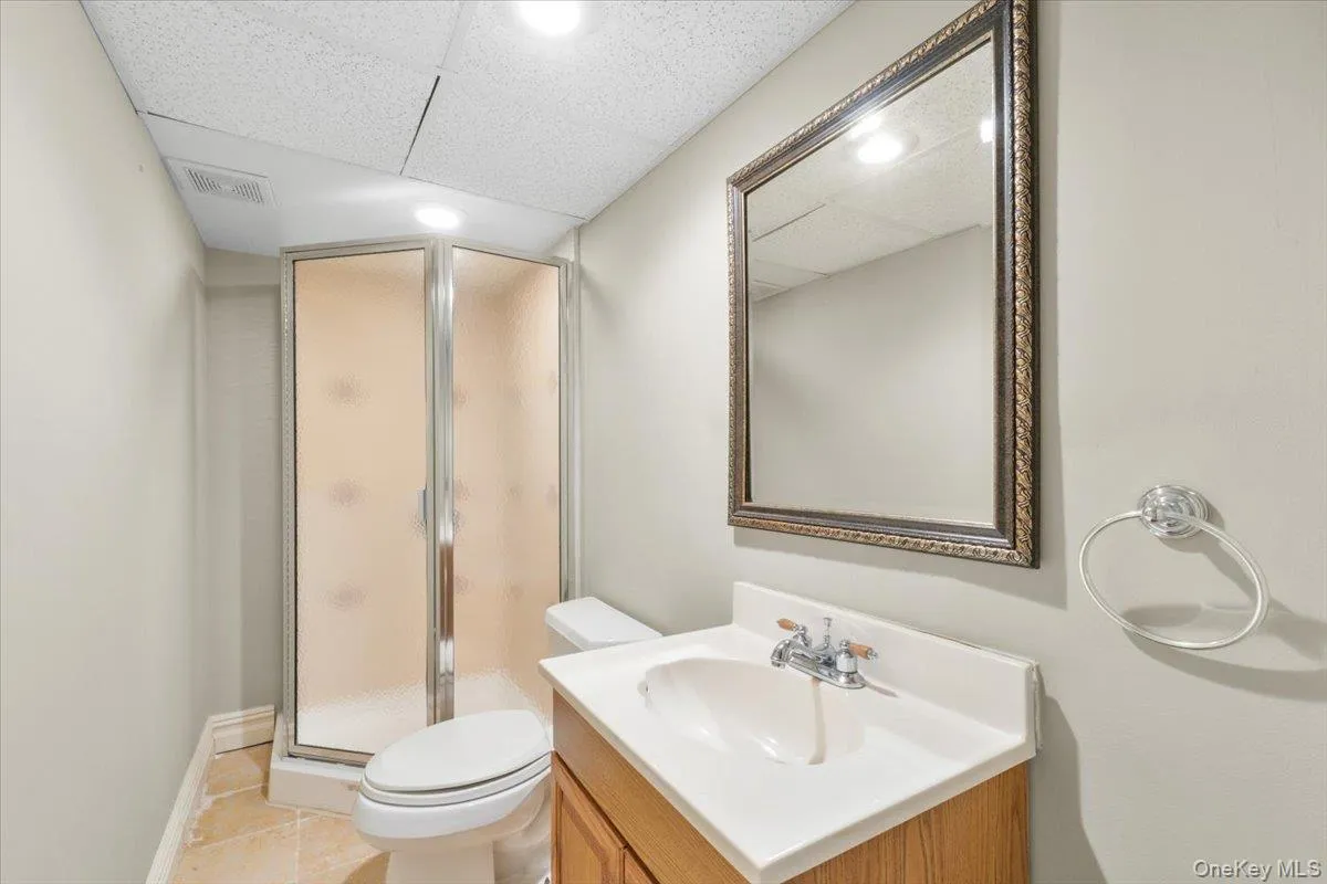 42 North Road, North Hempstead, NY, 4 Bedrooms Bedrooms, 8 Rooms Rooms,2 BathroomsBathrooms,Residential,For Rent,North,0,1017811 42 North Road, North Hempstead, NY, 4 Bedrooms Bedrooms, 8 Rooms Rooms,2 BathroomsBathrooms,Residential,For Rent,North,0,1017811
