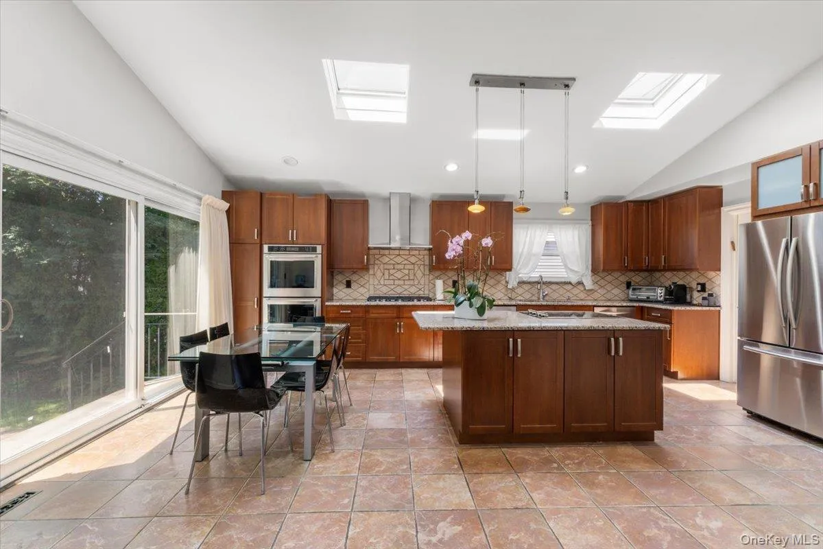 42 North Road, North Hempstead, NY, 4 Bedrooms Bedrooms, 8 Rooms Rooms,2 BathroomsBathrooms,Residential,For Rent,North,0,1017811 42 North Road, North Hempstead, NY, 4 Bedrooms Bedrooms, 8 Rooms Rooms,2 BathroomsBathrooms,Residential,For Rent,North,0,1017811