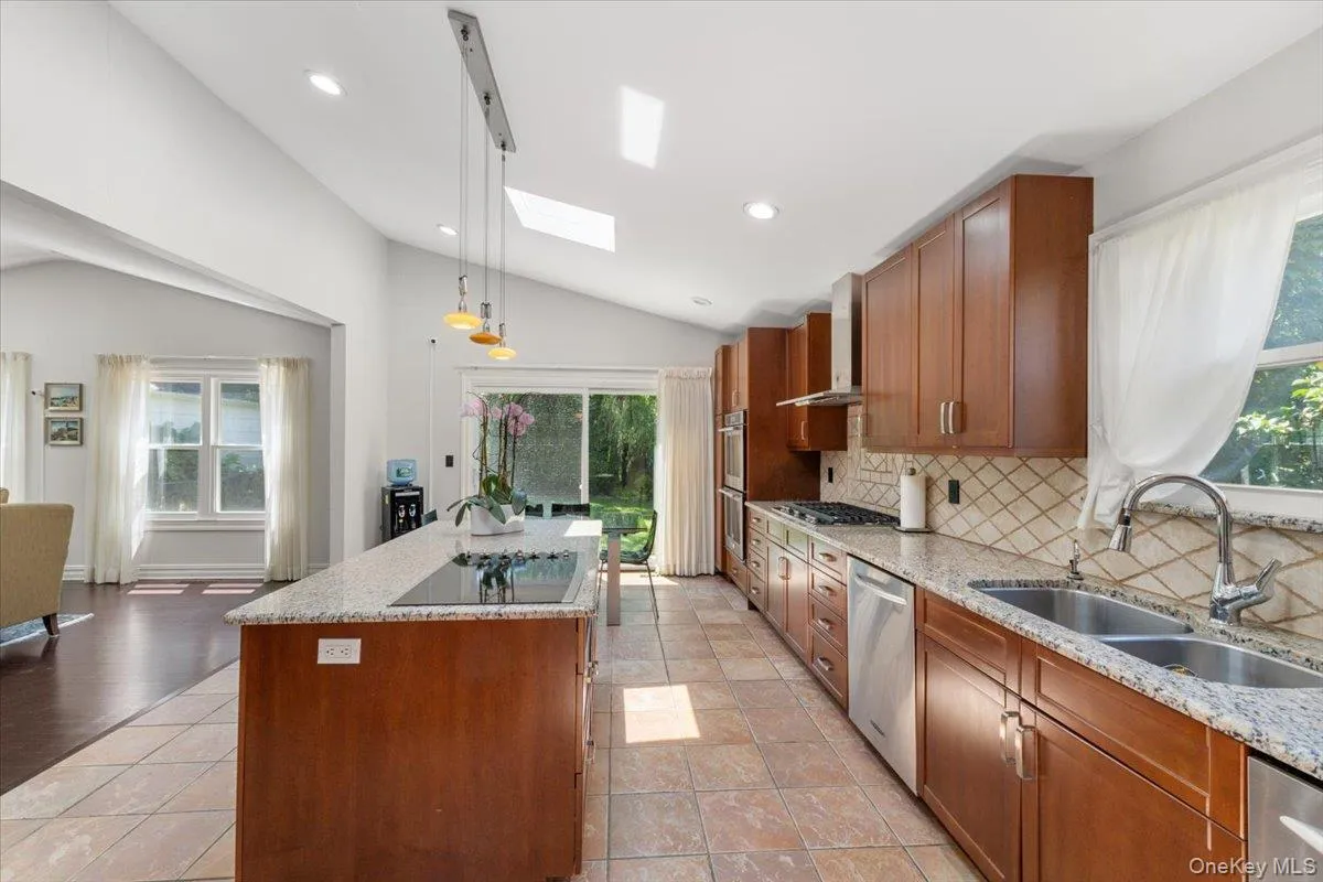 42 North Road, North Hempstead, NY, 4 Bedrooms Bedrooms, 8 Rooms Rooms,2 BathroomsBathrooms,Residential,For Rent,North,0,1017811 42 North Road, North Hempstead, NY, 4 Bedrooms Bedrooms, 8 Rooms Rooms,2 BathroomsBathrooms,Residential,For Rent,North,0,1017811