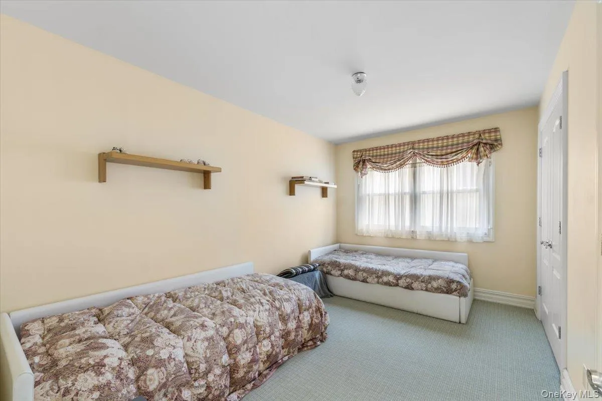 42 North Road, North Hempstead, NY, 4 Bedrooms Bedrooms, 8 Rooms Rooms,2 BathroomsBathrooms,Residential,For Rent,North,0,1017811 42 North Road, North Hempstead, NY, 4 Bedrooms Bedrooms, 8 Rooms Rooms,2 BathroomsBathrooms,Residential,For Rent,North,0,1017811
