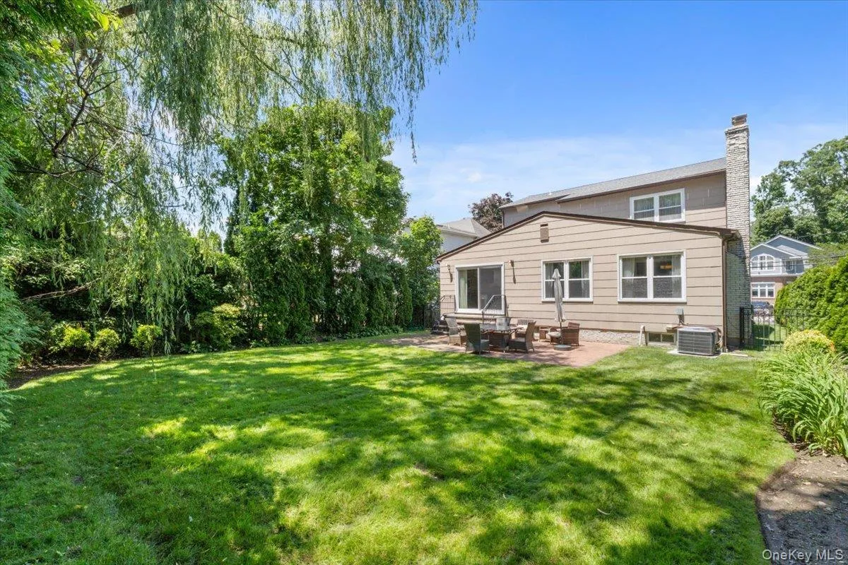 42 North Road, North Hempstead, NY, 4 Bedrooms Bedrooms, 8 Rooms Rooms,2 BathroomsBathrooms,Residential,For Rent,North,0,1017811 42 North Road, North Hempstead, NY, 4 Bedrooms Bedrooms, 8 Rooms Rooms,2 BathroomsBathrooms,Residential,For Rent,North,0,1017811