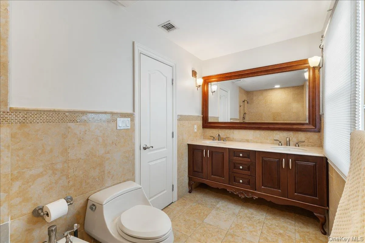 42 North Road, North Hempstead, NY, 4 Bedrooms Bedrooms, 8 Rooms Rooms,2 BathroomsBathrooms,Residential,For Rent,North,0,1017811 42 North Road, North Hempstead, NY, 4 Bedrooms Bedrooms, 8 Rooms Rooms,2 BathroomsBathrooms,Residential,For Rent,North,0,1017811