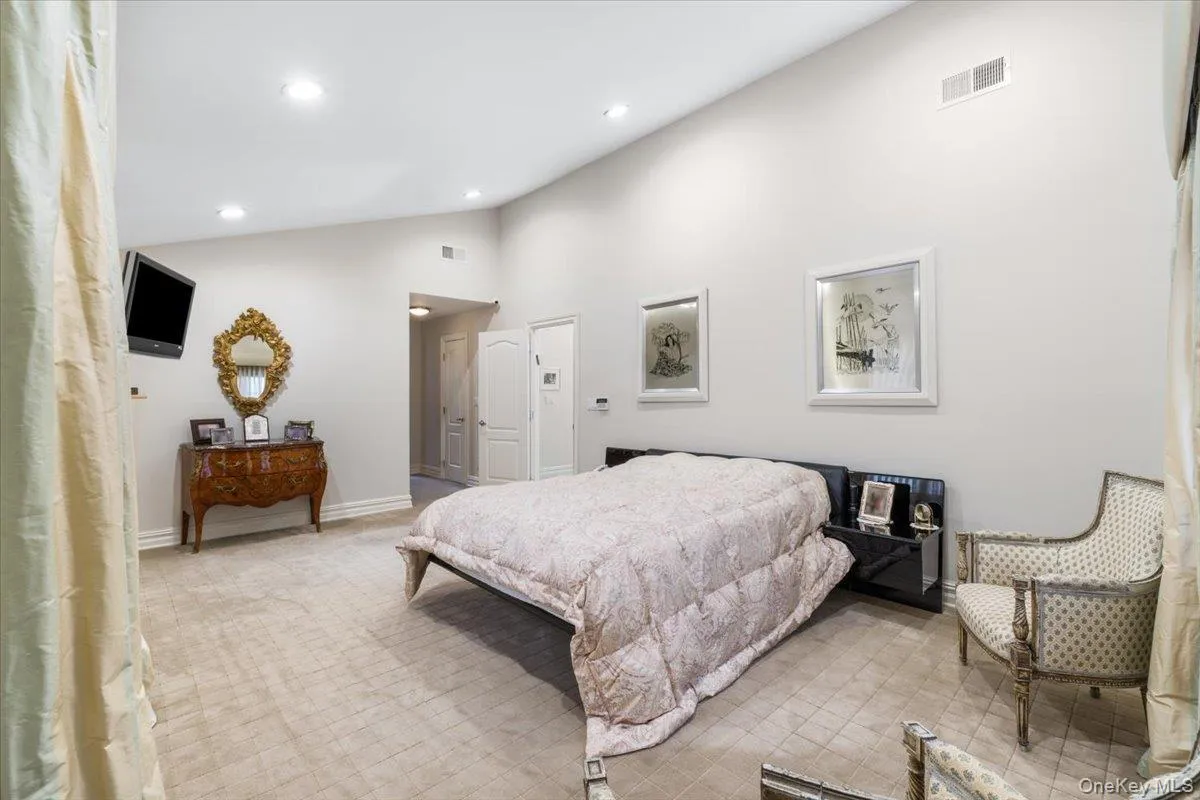 42 North Road, North Hempstead, NY, 4 Bedrooms Bedrooms, 8 Rooms Rooms,2 BathroomsBathrooms,Residential,For Rent,North,0,1017811 42 North Road, North Hempstead, NY, 4 Bedrooms Bedrooms, 8 Rooms Rooms,2 BathroomsBathrooms,Residential,For Rent,North,0,1017811