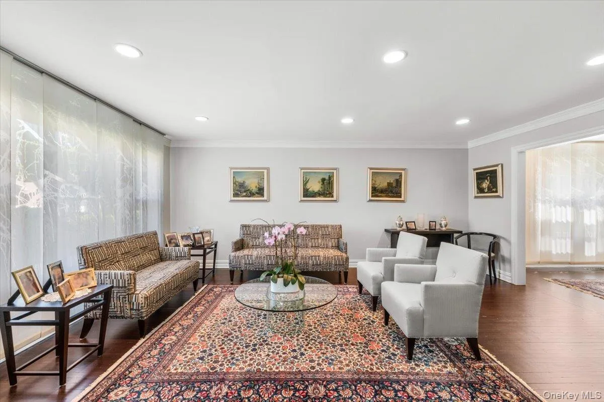 42 North Road, North Hempstead, NY, 4 Bedrooms Bedrooms, 8 Rooms Rooms,2 BathroomsBathrooms,Residential,For Rent,North,0,1017811 42 North Road, North Hempstead, NY, 4 Bedrooms Bedrooms, 8 Rooms Rooms,2 BathroomsBathrooms,Residential,For Rent,North,0,1017811