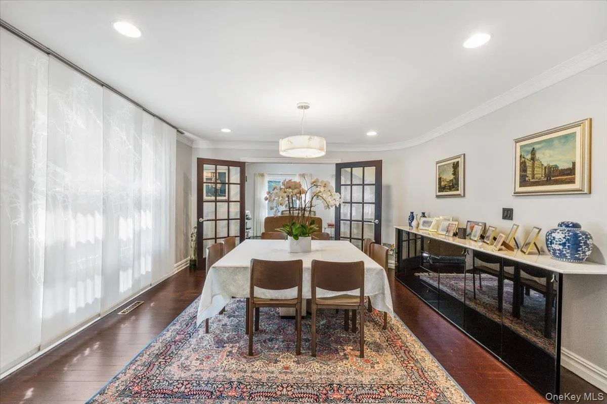 42 North Road, North Hempstead, NY, 4 Bedrooms Bedrooms, 8 Rooms Rooms,2 BathroomsBathrooms,Residential,For Rent,North,0,1017811 42 North Road, North Hempstead, NY, 4 Bedrooms Bedrooms, 8 Rooms Rooms,2 BathroomsBathrooms,Residential,For Rent,North,0,1017811