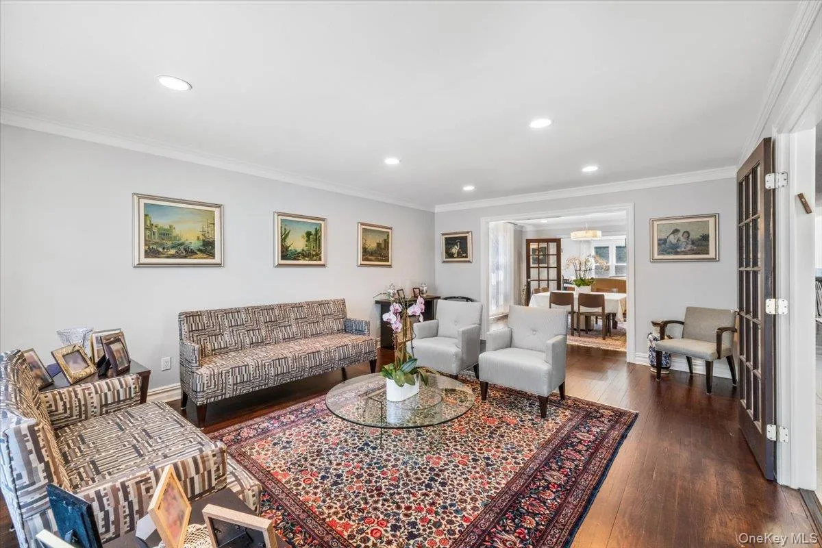 42 North Road, North Hempstead, NY, 4 Bedrooms Bedrooms, 8 Rooms Rooms,2 BathroomsBathrooms,Residential,For Rent,North,0,1017811 42 North Road, North Hempstead, NY, 4 Bedrooms Bedrooms, 8 Rooms Rooms,2 BathroomsBathrooms,Residential,For Rent,North,0,1017811