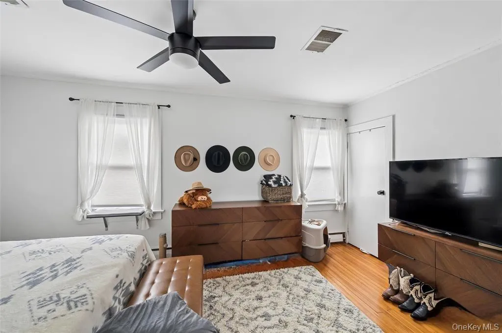 104 Park Avenue, Babylon, NY, 3 Bedrooms Bedrooms, 7 Rooms Rooms,1 BathroomBathrooms,Residential,For Rent,Park,0,1017814 104 Park Avenue, Babylon, NY, 3 Bedrooms Bedrooms, 7 Rooms Rooms,1 BathroomBathrooms,Residential,For Rent,Park,0,1017814