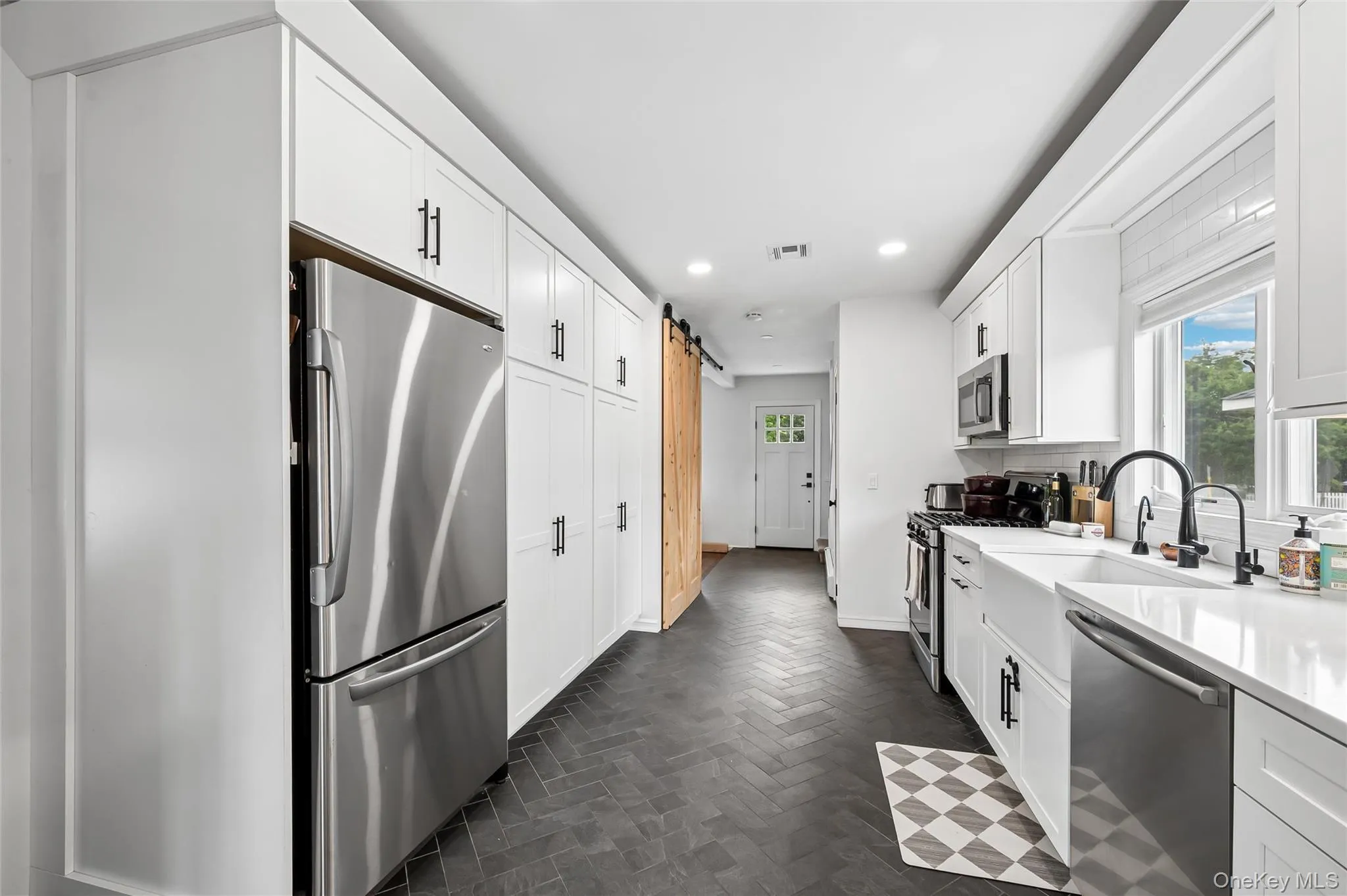 104 Park Avenue, Babylon, NY, 3 Bedrooms Bedrooms, 7 Rooms Rooms,1 BathroomBathrooms,Residential,For Rent,Park,0,1017814 104 Park Avenue, Babylon, NY, 3 Bedrooms Bedrooms, 7 Rooms Rooms,1 BathroomBathrooms,Residential,For Rent,Park,0,1017814