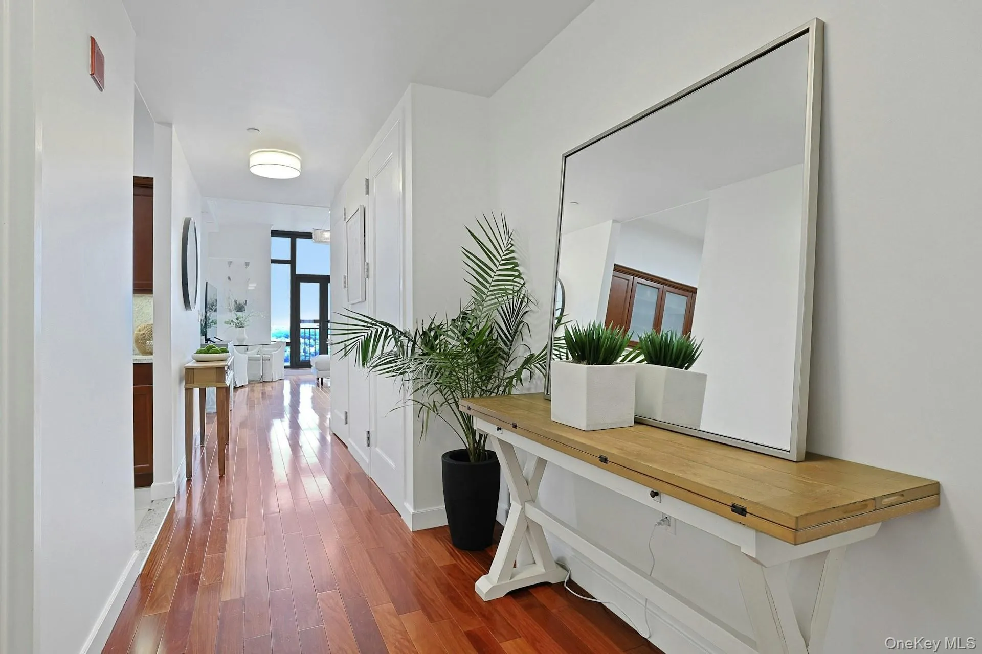 Welcoming Entry Foyer Welcoming Entry Foyer