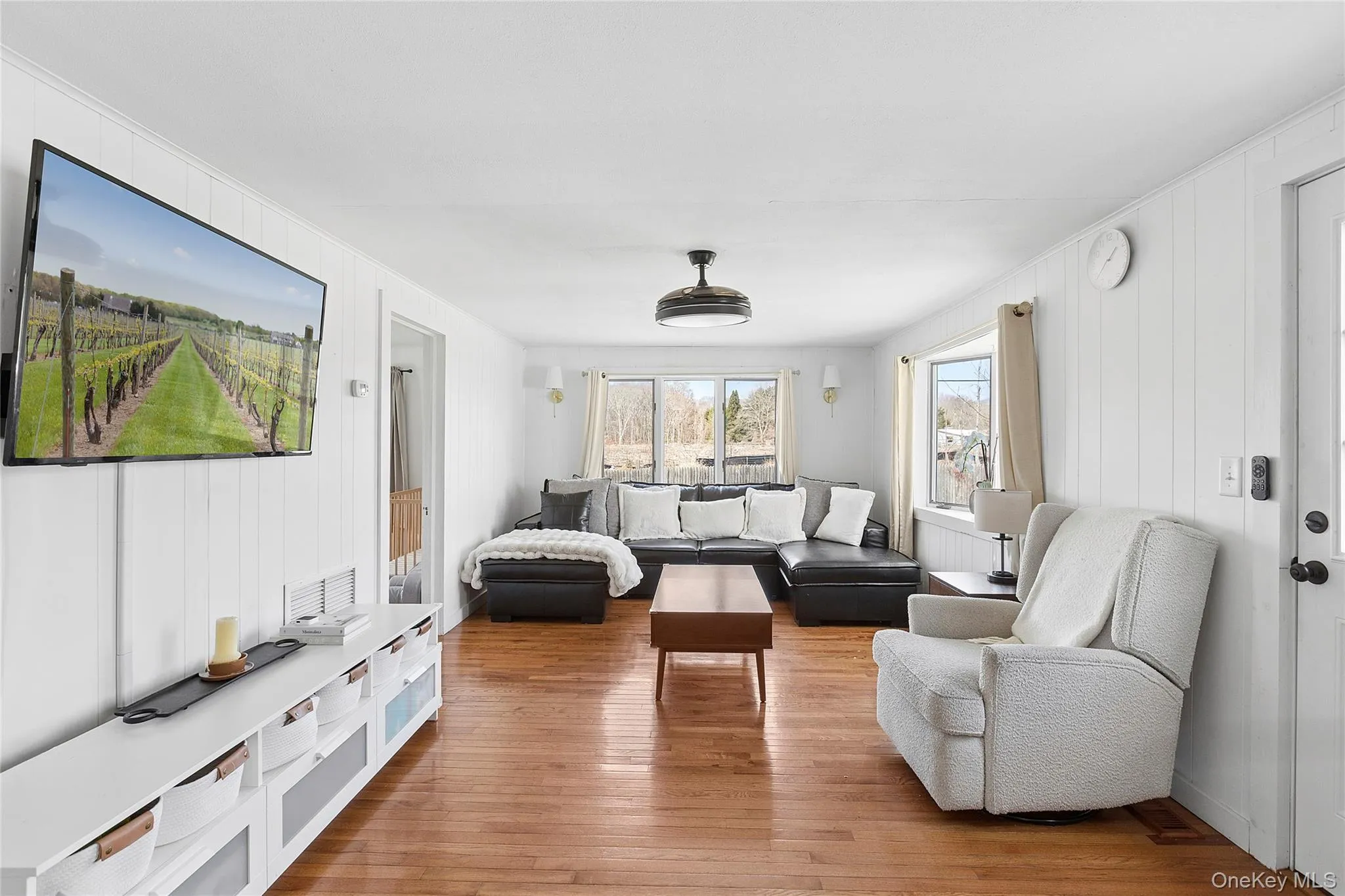 111 Oak Lane, East Hampton, NY, 2 Bedrooms Bedrooms, 5 Rooms Rooms,1 BathroomBathrooms,Residential,For Rent,Oak,0,1017818 111 Oak Lane, East Hampton, NY, 2 Bedrooms Bedrooms, 5 Rooms Rooms,1 BathroomBathrooms,Residential,For Rent,Oak,0,1017818