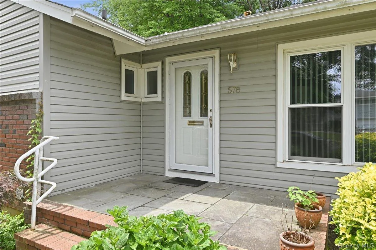 578 Richmond Road, Hempstead, NY, 3 Bedrooms Bedrooms, 6 Rooms Rooms,2 BathroomsBathrooms,Residential,For Rent,Richmond,0,1017825 578 Richmond Road, Hempstead, NY, 3 Bedrooms Bedrooms, 6 Rooms Rooms,2 BathroomsBathrooms,Residential,For Rent,Richmond,0,1017825