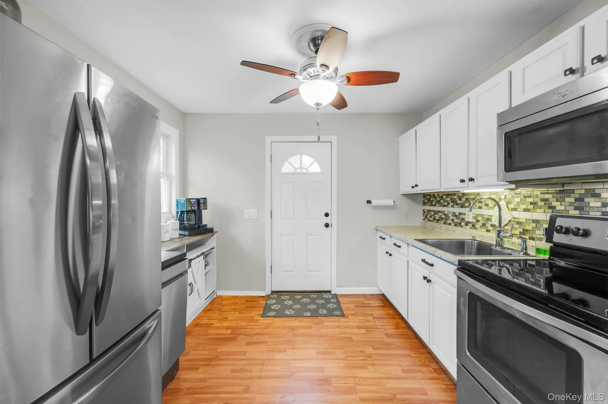 119 Parkwood Drive, Brookhaven, NY, 4 Bedrooms Bedrooms, 7 Rooms Rooms,1 BathroomBathrooms,Residential,For Rent,Parkwood,0,KEY1017829 119 Parkwood Drive, Brookhaven, NY, 4 Bedrooms Bedrooms, 7 Rooms Rooms,1 BathroomBathrooms,Residential,For Rent,Parkwood,0,KEY1017829