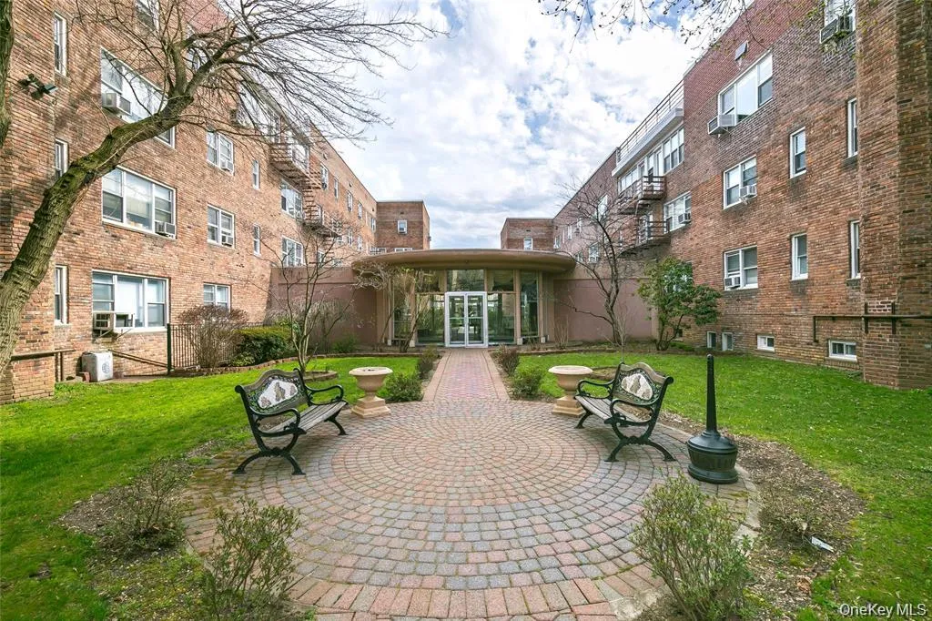 6-8 wooleys Lane, North Hempstead, NY, 2 Bedrooms Bedrooms, 4 Rooms Rooms,1 BathroomBathrooms,Residential,For Rent,wooleys,0,1017831 6-8 wooleys Lane, North Hempstead, NY, 2 Bedrooms Bedrooms, 4 Rooms Rooms,1 BathroomBathrooms,Residential,For Rent,wooleys,0,1017831