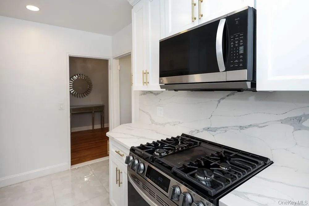 6-8 wooleys Lane, North Hempstead, NY, 2 Bedrooms Bedrooms, 4 Rooms Rooms,1 BathroomBathrooms,Residential,For Rent,wooleys,0,1017831 6-8 wooleys Lane, North Hempstead, NY, 2 Bedrooms Bedrooms, 4 Rooms Rooms,1 BathroomBathrooms,Residential,For Rent,wooleys,0,1017831