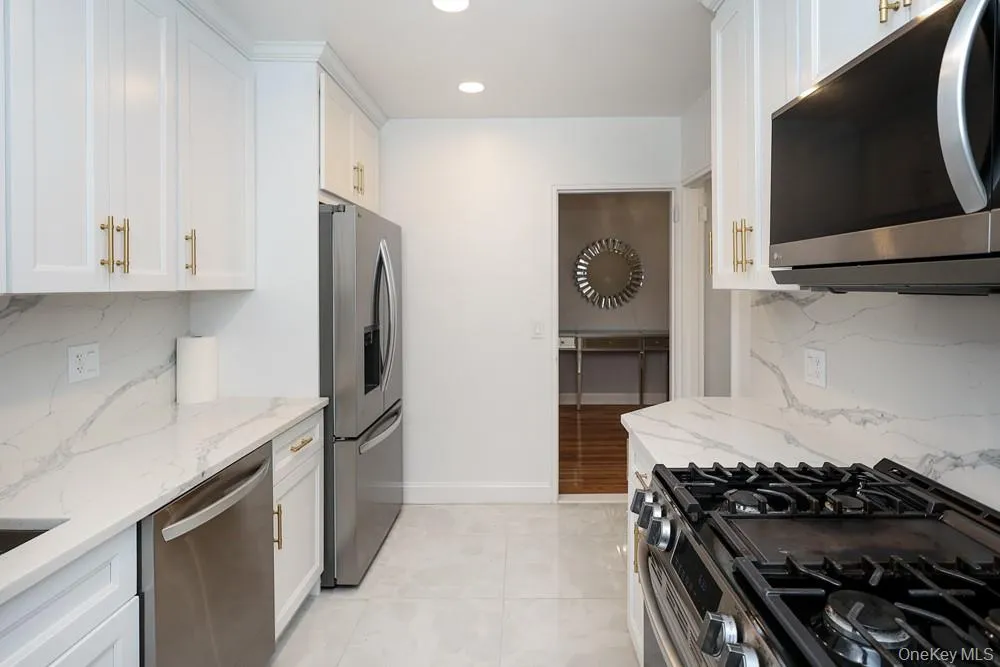 6-8 wooleys Lane, North Hempstead, NY, 2 Bedrooms Bedrooms, 4 Rooms Rooms,1 BathroomBathrooms,Residential,For Rent,wooleys,0,1017831 6-8 wooleys Lane, North Hempstead, NY, 2 Bedrooms Bedrooms, 4 Rooms Rooms,1 BathroomBathrooms,Residential,For Rent,wooleys,0,1017831