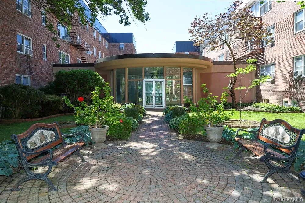 6-8 wooleys Lane, North Hempstead, NY, 2 Bedrooms Bedrooms, 4 Rooms Rooms,1 BathroomBathrooms,Residential,For Rent,wooleys,0,1017831 6-8 wooleys Lane, North Hempstead, NY, 2 Bedrooms Bedrooms, 4 Rooms Rooms,1 BathroomBathrooms,Residential,For Rent,wooleys,0,1017831