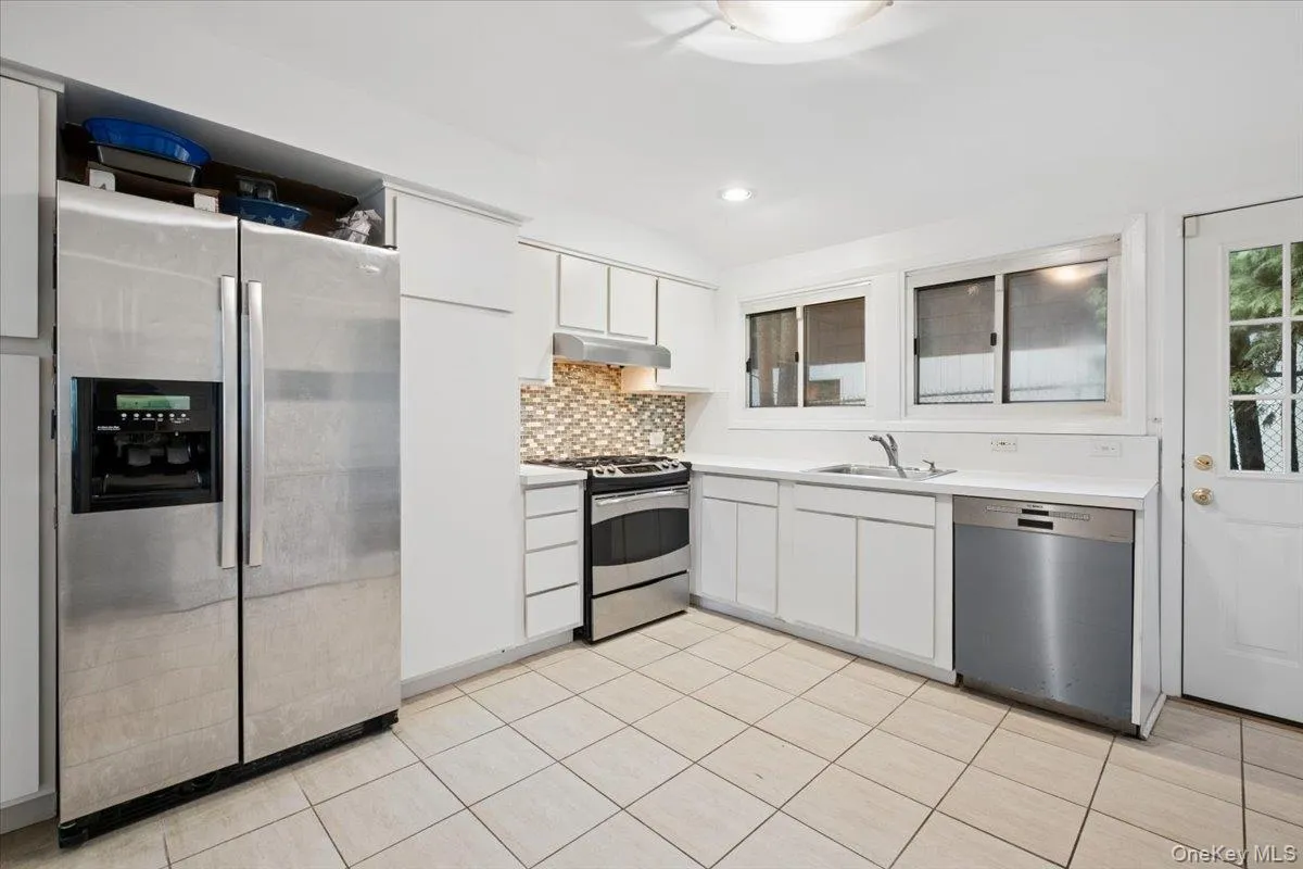 21 Tanglewood Road, Greenburgh, NY, 3 Bedrooms Bedrooms, 7 Rooms Rooms,2 BathroomsBathrooms,Residential,For Rent,Tanglewood,0,KEY1017832 21 Tanglewood Road, Greenburgh, NY, 3 Bedrooms Bedrooms, 7 Rooms Rooms,2 BathroomsBathrooms,Residential,For Rent,Tanglewood,0,KEY1017832