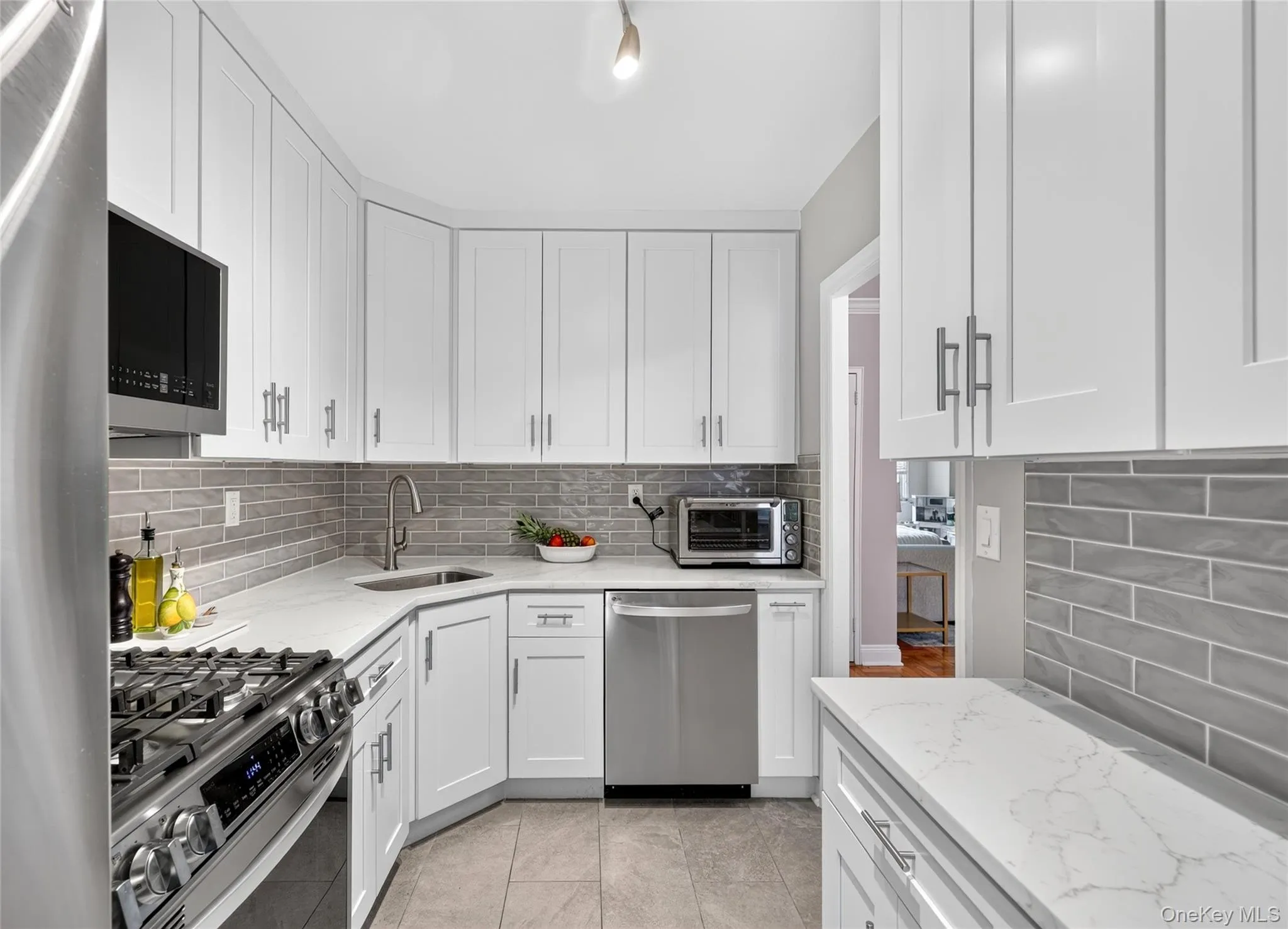 240 Garth Road, Eastchester, NY, 2 Bedrooms Bedrooms, 5 Rooms Rooms,2 BathroomsBathrooms,Residential,For Rent,Garth,0,1017835 240 Garth Road, Eastchester, NY, 2 Bedrooms Bedrooms, 5 Rooms Rooms,2 BathroomsBathrooms,Residential,For Rent,Garth,0,1017835