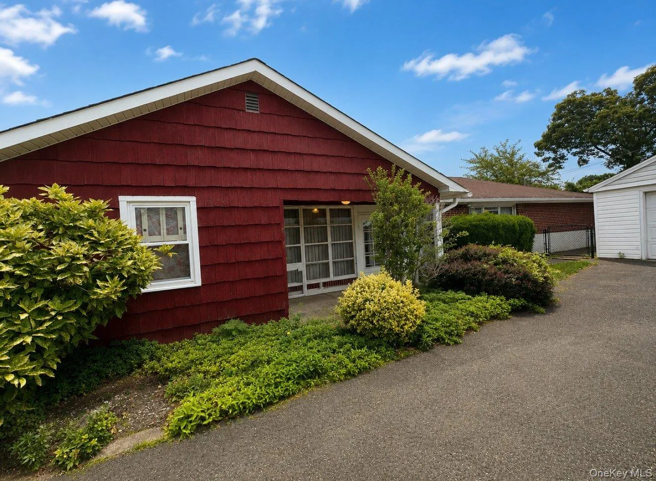 2526 Dogwood Avenue, Hempstead, NY, 3 Bedrooms Bedrooms, 9 Rooms Rooms,2 BathroomsBathrooms,Residential,For Rent,Dogwood,0,KEY1017840 2526 Dogwood Avenue, Hempstead, NY, 3 Bedrooms Bedrooms, 9 Rooms Rooms,2 BathroomsBathrooms,Residential,For Rent,Dogwood,0,KEY1017840