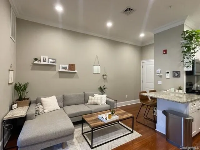 41 Green Street, Huntington, NY, 1 Bedroom Bedrooms, 3 Rooms Rooms,1 BathroomBathrooms,Residential Lease,For Rent,Green,0,KEY1017843 41 Green Street, Huntington, NY, 1 Bedroom Bedrooms, 3 Rooms Rooms,1 BathroomBathrooms,Residential Lease,For Rent,Green,0,KEY1017843