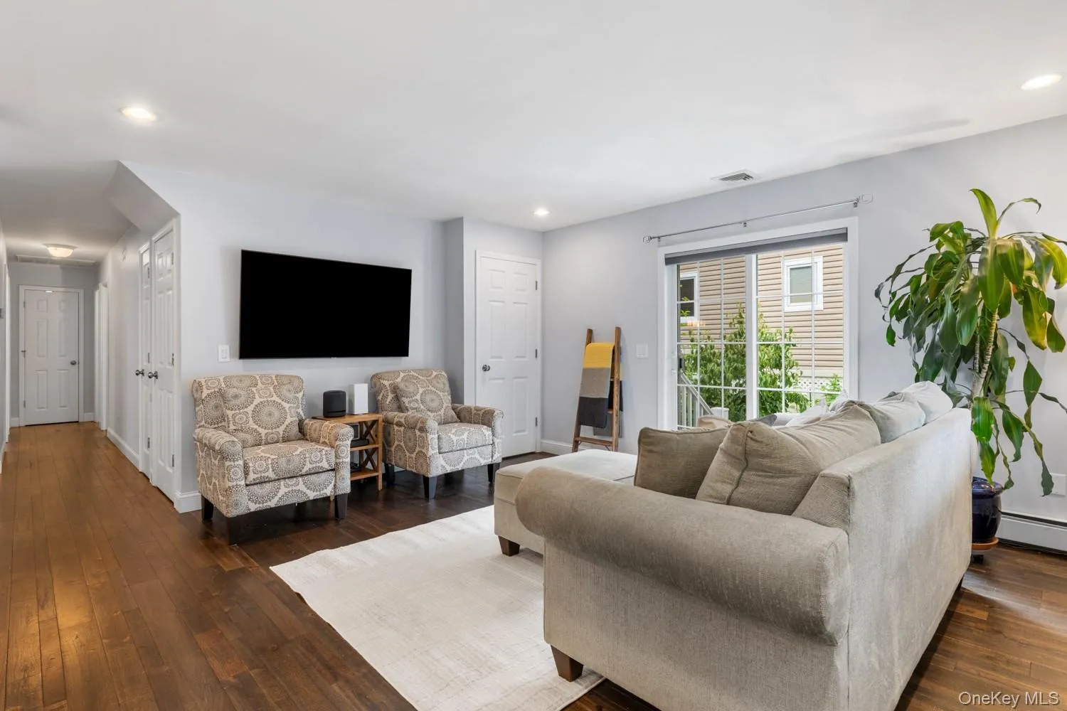 5 Glenmore Avenue, Oyster Bay, NY, 3 Bedrooms Bedrooms, 10 Rooms Rooms,1 BathroomBathrooms,Residential,For Rent,Glenmore,0,1017847 5 Glenmore Avenue, Oyster Bay, NY, 3 Bedrooms Bedrooms, 10 Rooms Rooms,1 BathroomBathrooms,Residential,For Rent,Glenmore,0,1017847