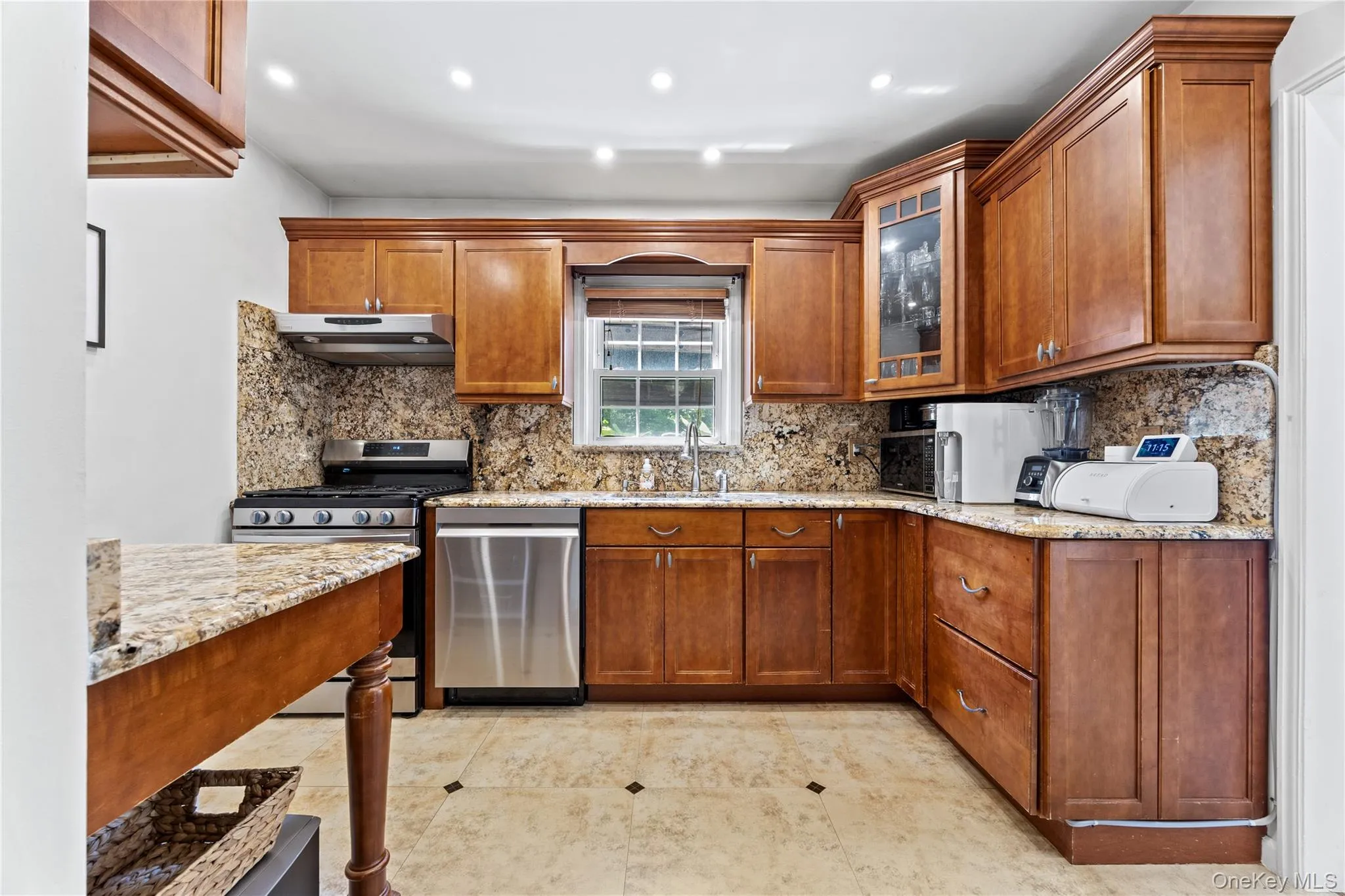 82 Superior Road, Hempstead, NY, 3 Bedrooms Bedrooms, 9 Rooms Rooms,2 BathroomsBathrooms,Residential,For Rent,Superior,0,KEY1017856 82 Superior Road, Hempstead, NY, 3 Bedrooms Bedrooms, 9 Rooms Rooms,2 BathroomsBathrooms,Residential,For Rent,Superior,0,KEY1017856
