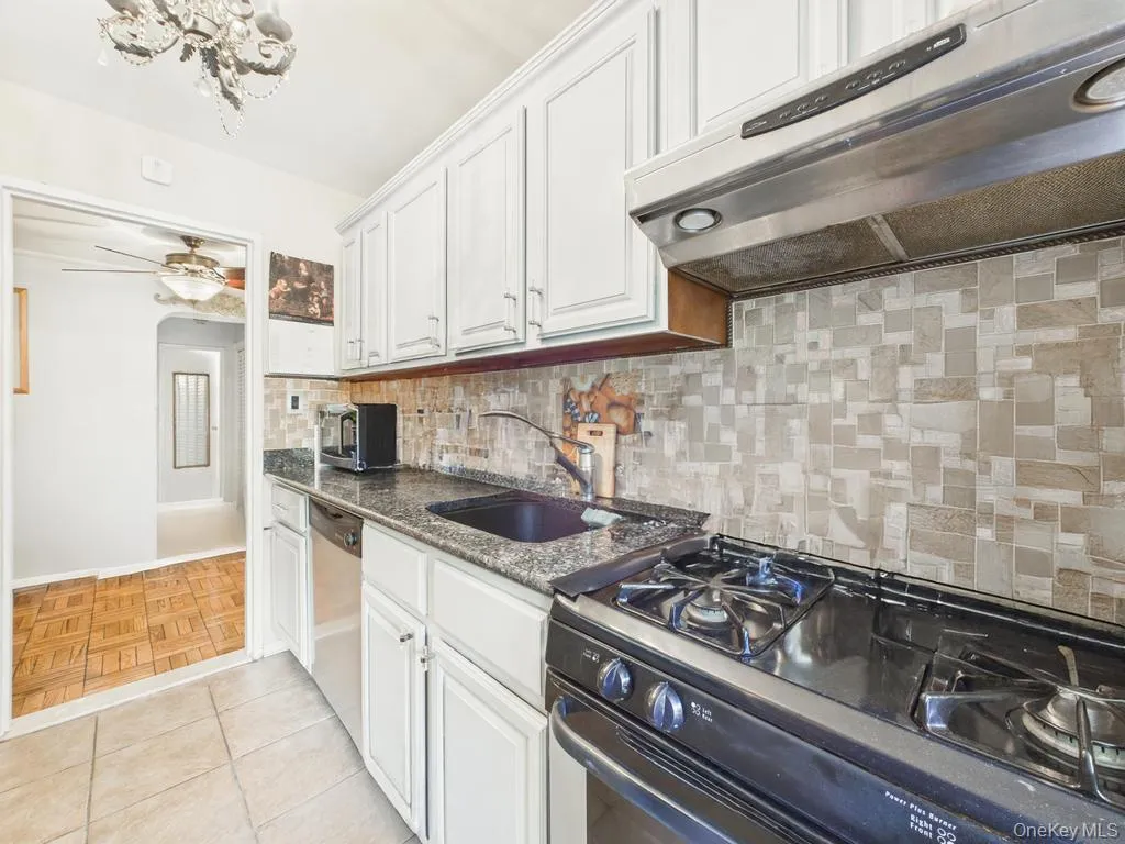 72-61 113th Street #2Z 113th Street, New York, NY, 1 Bedroom Bedrooms, 3 Rooms Rooms,1 BathroomBathrooms,Residential,For Rent,113th Street,0,1017863 72-61 113th Street #2Z 113th Street, New York, NY, 1 Bedroom Bedrooms, 3 Rooms Rooms,1 BathroomBathrooms,Residential,For Rent,113th Street,0,1017863