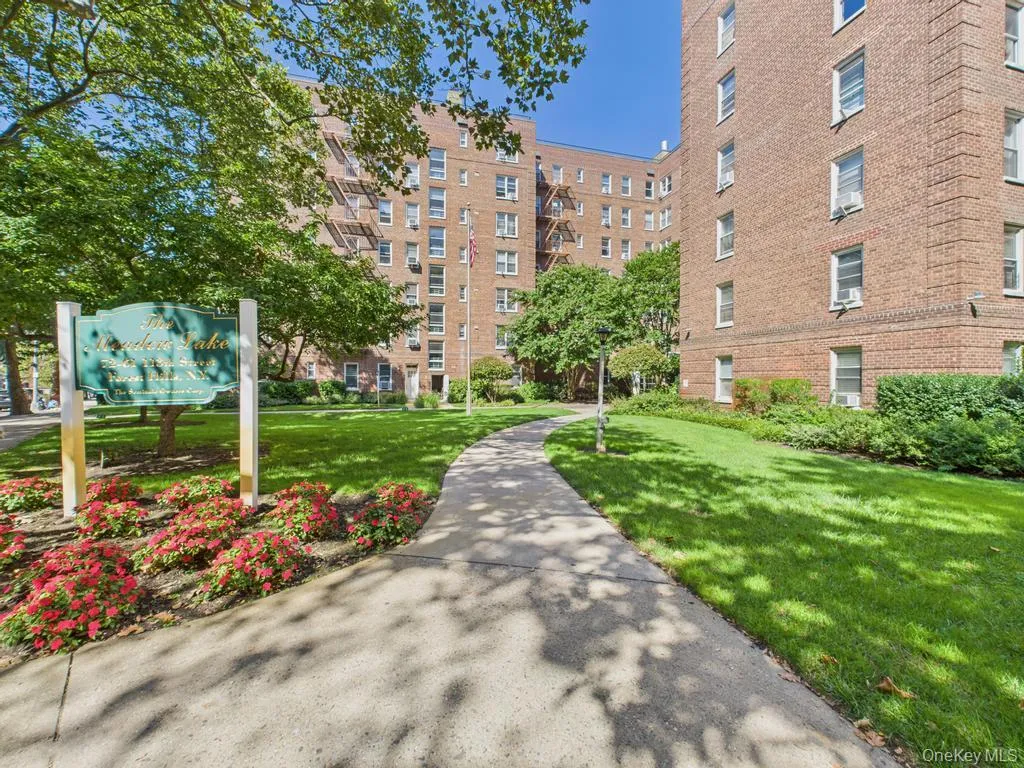 72-61 113th Street #2Z 113th Street, New York, NY, 1 Bedroom Bedrooms, 3 Rooms Rooms,1 BathroomBathrooms,Residential,For Rent,113th Street,0,1017863 72-61 113th Street #2Z 113th Street, New York, NY, 1 Bedroom Bedrooms, 3 Rooms Rooms,1 BathroomBathrooms,Residential,For Rent,113th Street,0,1017863