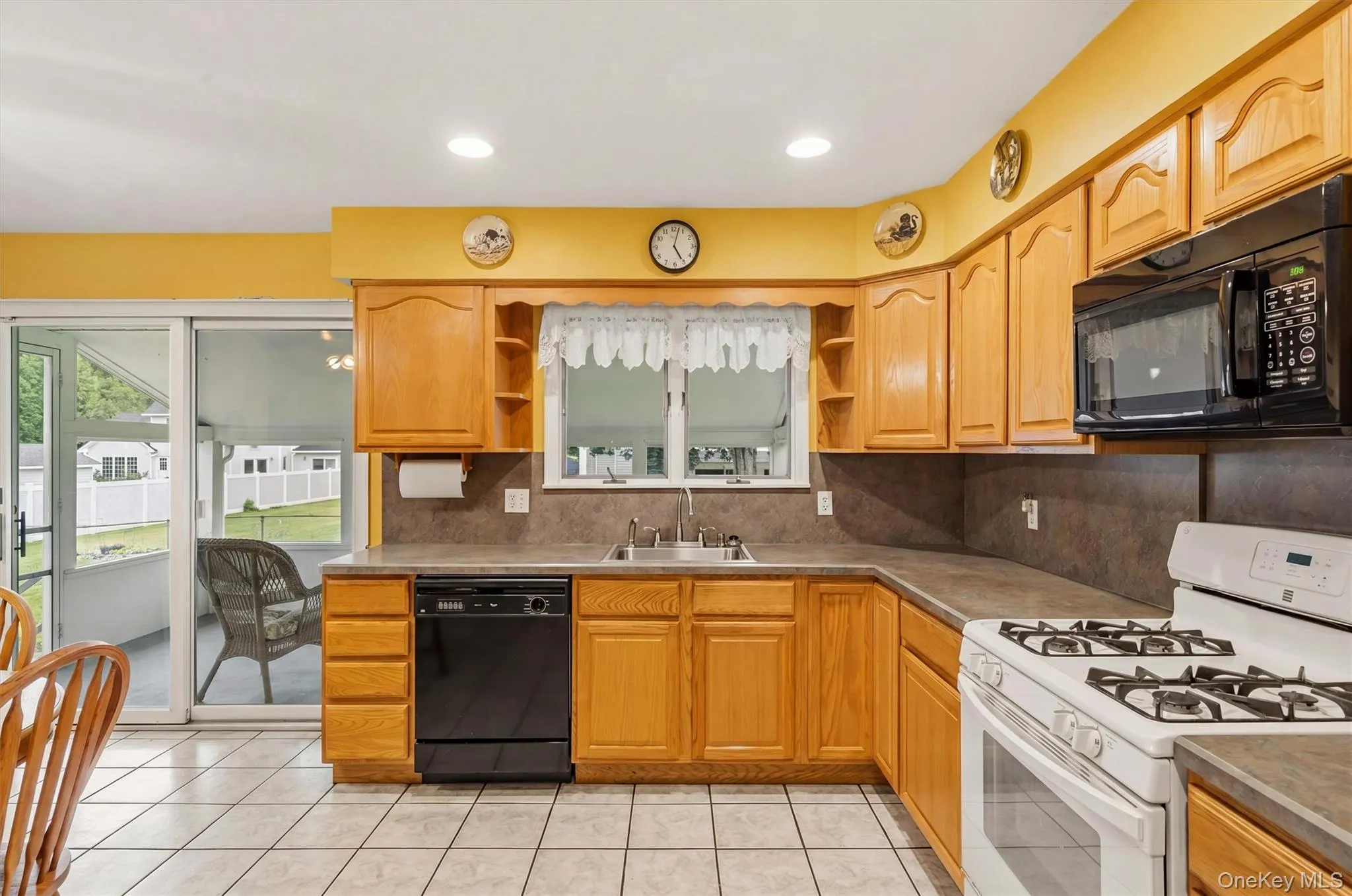 20 Main Street, Stony Point, NY, 2 Bedrooms Bedrooms, 6 Rooms Rooms,3 BathroomsBathrooms,Residential,For Rent,Main,0,KEY1017869 20 Main Street, Stony Point, NY, 2 Bedrooms Bedrooms, 6 Rooms Rooms,3 BathroomsBathrooms,Residential,For Rent,Main,0,KEY1017869