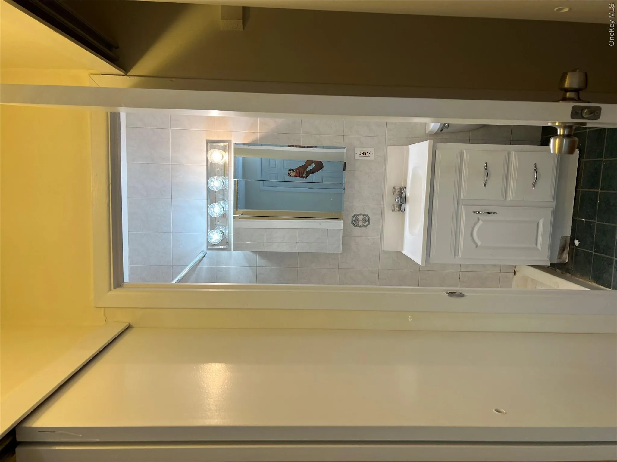 240-53 68th Avenue, New York, NY, 3 Bedrooms Bedrooms, 7 Rooms Rooms,2 BathroomsBathrooms,Residential Lease,For Rent,68th,0,KEY1017870 240-53 68th Avenue, New York, NY, 3 Bedrooms Bedrooms, 7 Rooms Rooms,2 BathroomsBathrooms,Residential Lease,For Rent,68th,0,KEY1017870