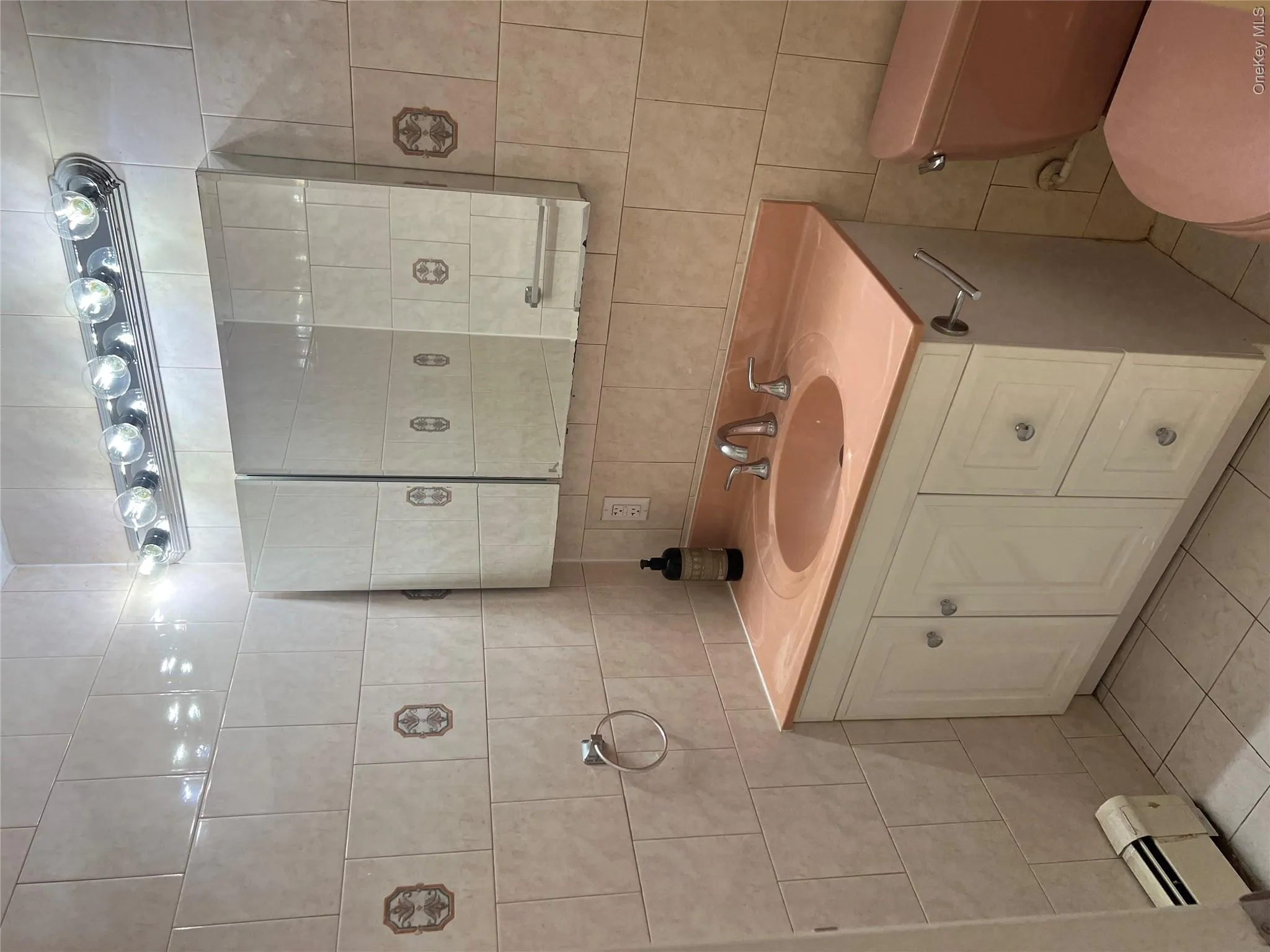 240-53 68th Avenue, New York, NY, 3 Bedrooms Bedrooms, 7 Rooms Rooms,2 BathroomsBathrooms,Residential Lease,For Rent,68th,0,KEY1017870 240-53 68th Avenue, New York, NY, 3 Bedrooms Bedrooms, 7 Rooms Rooms,2 BathroomsBathrooms,Residential Lease,For Rent,68th,0,KEY1017870