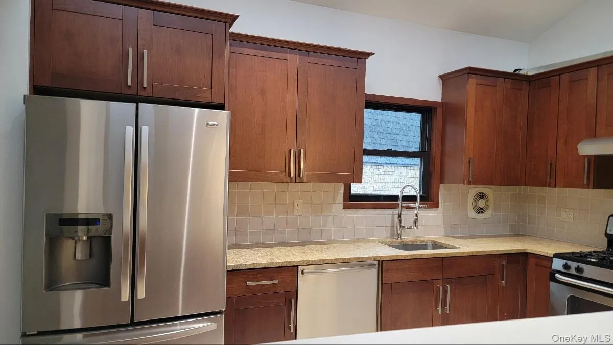 240-29 70 Avenue, New York, NY, 3 Bedrooms Bedrooms, 7 Rooms Rooms,2 BathroomsBathrooms,Residential Lease,For Rent,70,0,KEY1017875 240-29 70 Avenue, New York, NY, 3 Bedrooms Bedrooms, 7 Rooms Rooms,2 BathroomsBathrooms,Residential Lease,For Rent,70,0,KEY1017875