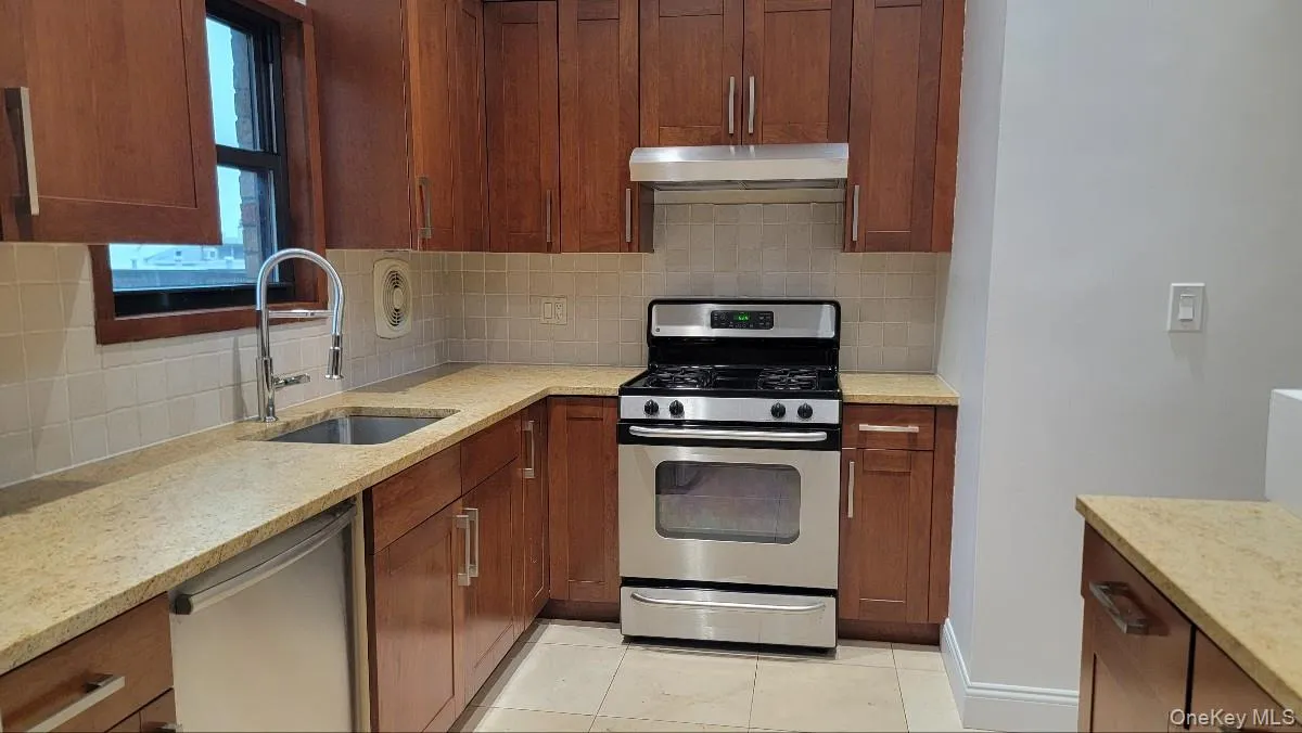 240-29 70 Avenue, New York, NY, 3 Bedrooms Bedrooms, 7 Rooms Rooms,2 BathroomsBathrooms,Residential Lease,For Rent,70,0,KEY1017875 240-29 70 Avenue, New York, NY, 3 Bedrooms Bedrooms, 7 Rooms Rooms,2 BathroomsBathrooms,Residential Lease,For Rent,70,0,KEY1017875