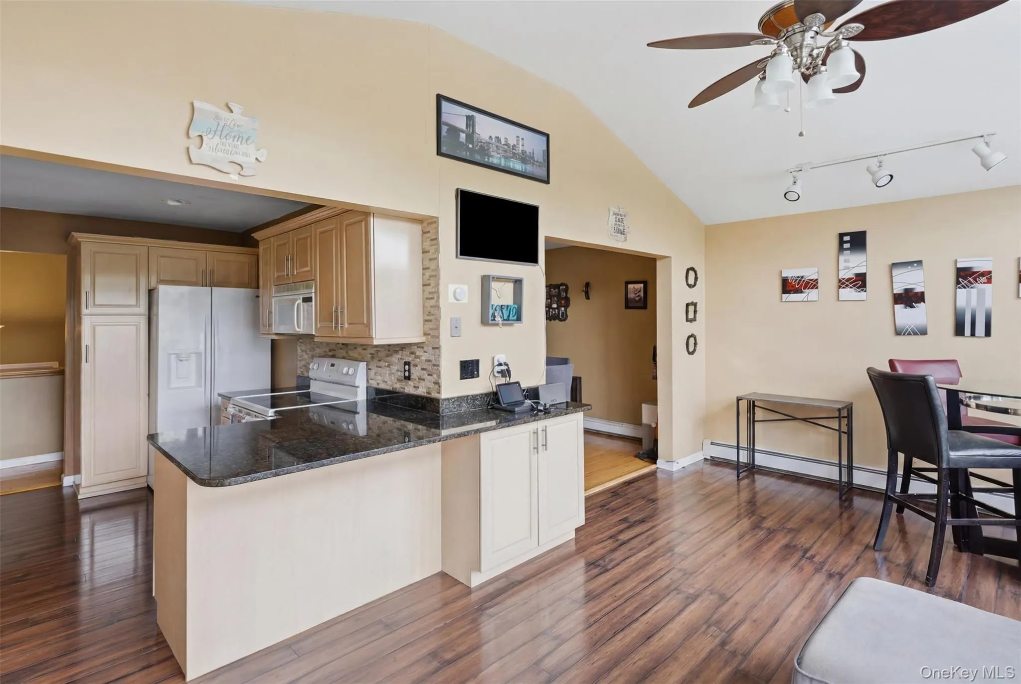 11 Applesauce Lane, Wappinger, NY, 3 Bedrooms Bedrooms, 8 Rooms Rooms,2 BathroomsBathrooms,Residential,For Rent,Applesauce,0,KEY1017879 11 Applesauce Lane, Wappinger, NY, 3 Bedrooms Bedrooms, 8 Rooms Rooms,2 BathroomsBathrooms,Residential,For Rent,Applesauce,0,KEY1017879
