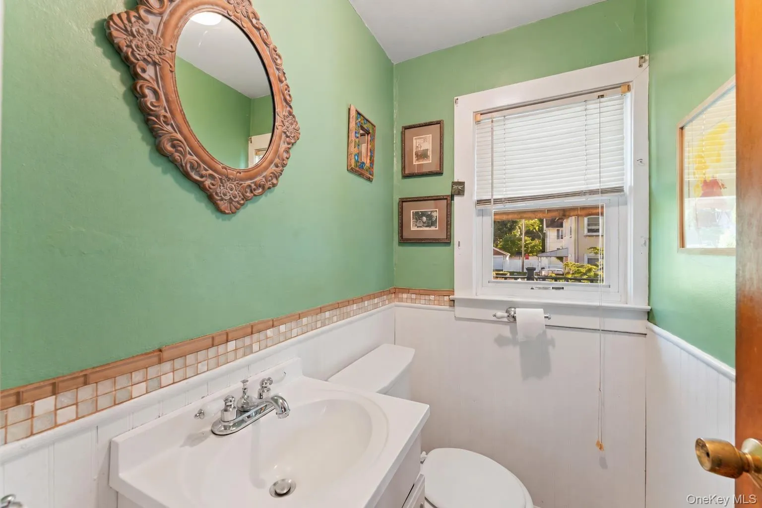396 Farragut Avenue, Greenburgh, NY, 3 Bedrooms Bedrooms, 6 Rooms Rooms,1 BathroomBathrooms,Residential,For Rent,Farragut,0,1017880 396 Farragut Avenue, Greenburgh, NY, 3 Bedrooms Bedrooms, 6 Rooms Rooms,1 BathroomBathrooms,Residential,For Rent,Farragut,0,1017880