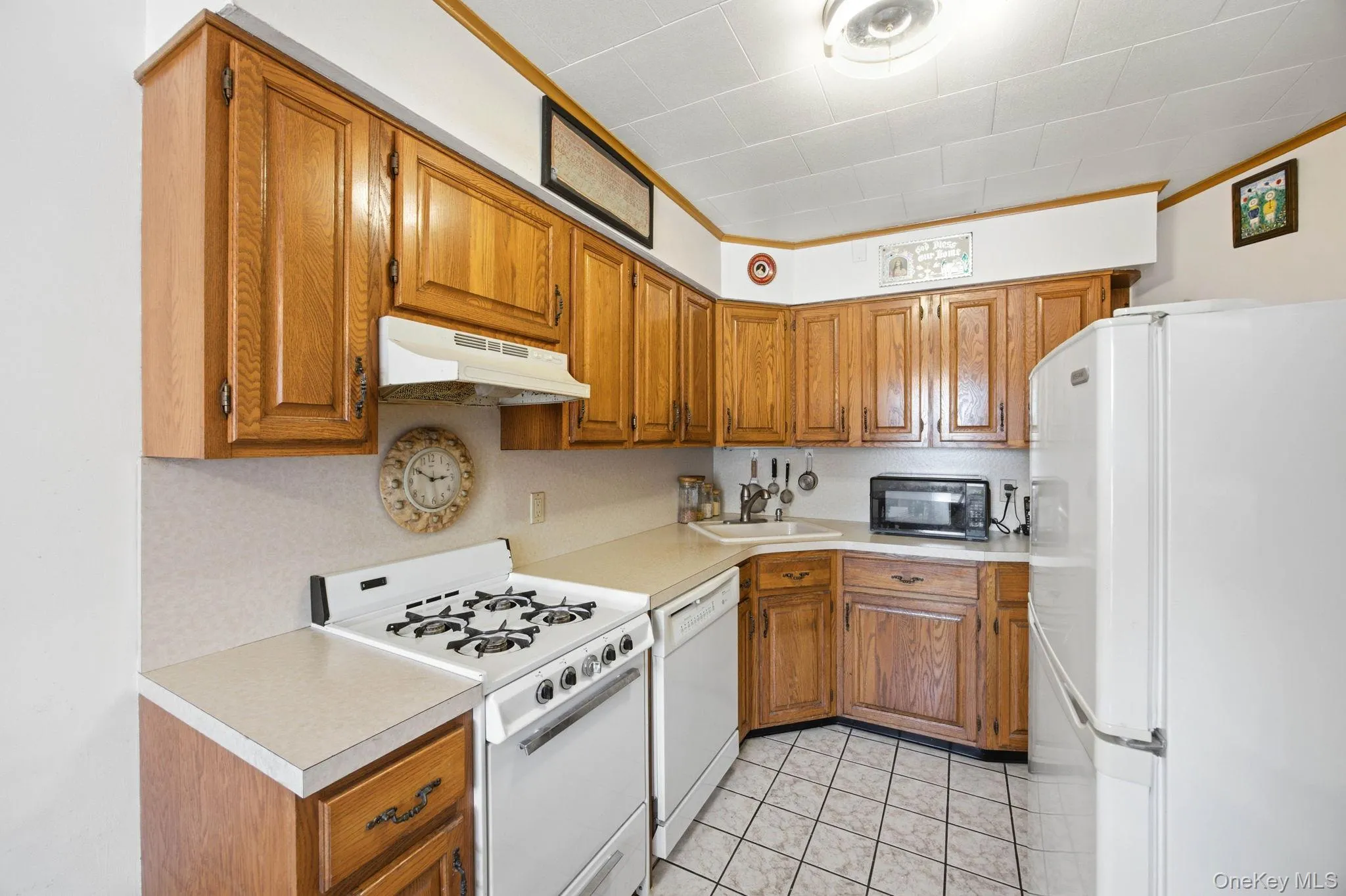 66-15 Gray Street, New York, NY, 2 Bedrooms Bedrooms, 5 Rooms Rooms,2 BathroomsBathrooms,Residential,For Rent,Gray,0,KEY1017882 66-15 Gray Street, New York, NY, 2 Bedrooms Bedrooms, 5 Rooms Rooms,2 BathroomsBathrooms,Residential,For Rent,Gray,0,KEY1017882