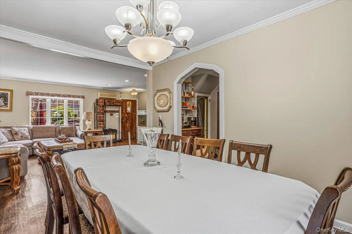 2012 43rd Street, New York, NY, 3 Bedrooms Bedrooms, 8 Rooms Rooms,2 BathroomsBathrooms,Residential,For Rent,43rd,0,KEY1017883 2012 43rd Street, New York, NY, 3 Bedrooms Bedrooms, 8 Rooms Rooms,2 BathroomsBathrooms,Residential,For Rent,43rd,0,KEY1017883