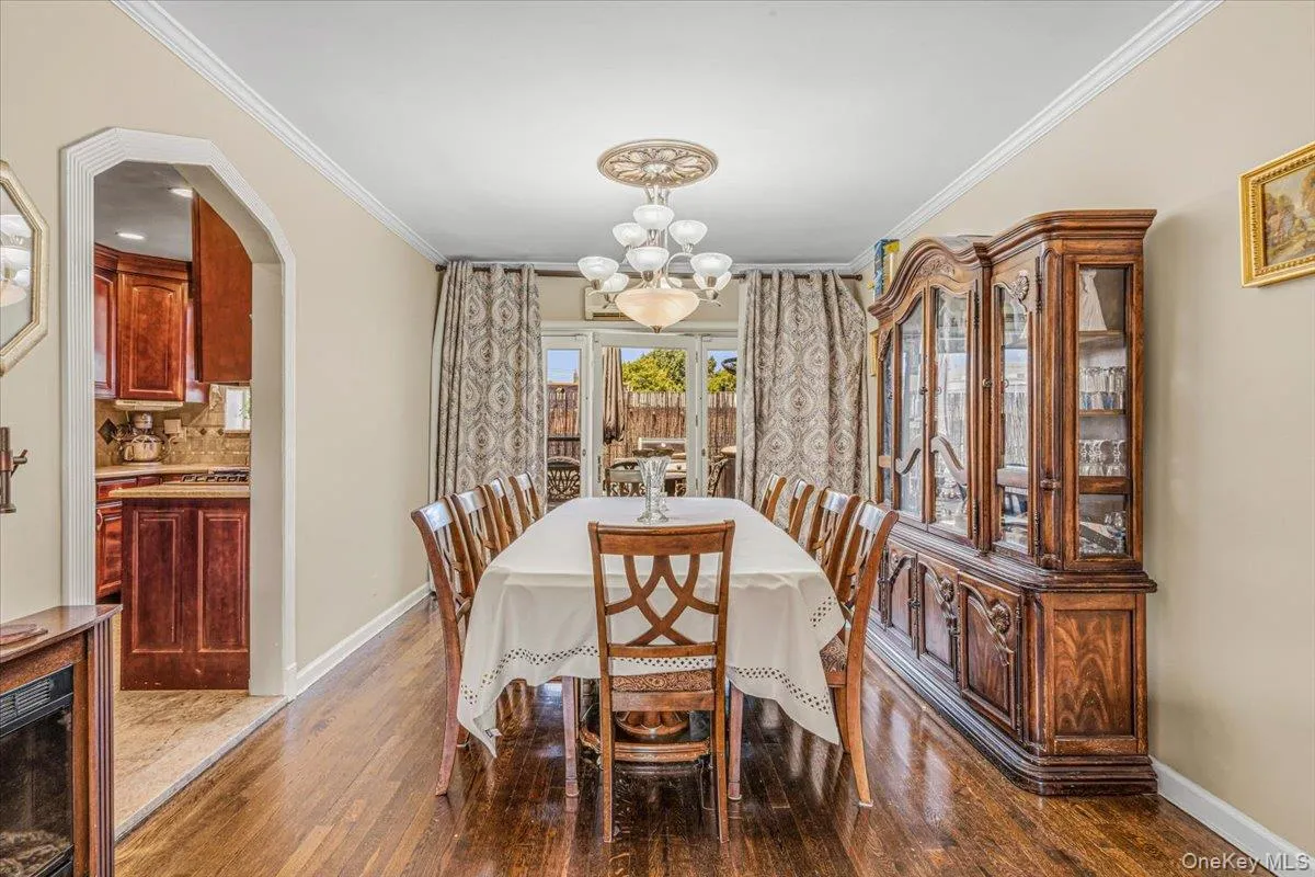 2012 43rd Street, New York, NY, 3 Bedrooms Bedrooms, 8 Rooms Rooms,2 BathroomsBathrooms,Residential,For Rent,43rd,0,KEY1017883 2012 43rd Street, New York, NY, 3 Bedrooms Bedrooms, 8 Rooms Rooms,2 BathroomsBathrooms,Residential,For Rent,43rd,0,KEY1017883