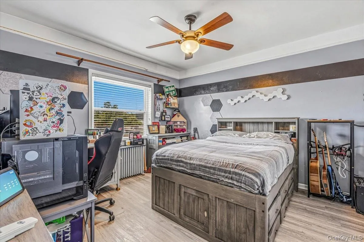 2012 43rd Street, New York, NY, 3 Bedrooms Bedrooms, 8 Rooms Rooms,2 BathroomsBathrooms,Residential,For Rent,43rd,0,KEY1017883 2012 43rd Street, New York, NY, 3 Bedrooms Bedrooms, 8 Rooms Rooms,2 BathroomsBathrooms,Residential,For Rent,43rd,0,KEY1017883
