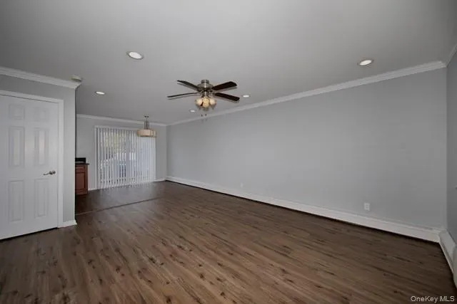 45 Golden Avenue, Babylon, NY, 2 Bedrooms Bedrooms, 5 Rooms Rooms,1 BathroomBathrooms,Residential Lease,For Rent,Golden,0,KEY1017884 45 Golden Avenue, Babylon, NY, 2 Bedrooms Bedrooms, 5 Rooms Rooms,1 BathroomBathrooms,Residential Lease,For Rent,Golden,0,KEY1017884